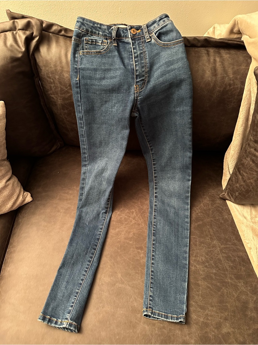 Forever 21 Skinny Jeans in Medium Blue Wash
